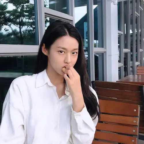 漂亮姐姐金雪炫的ins日常照合集