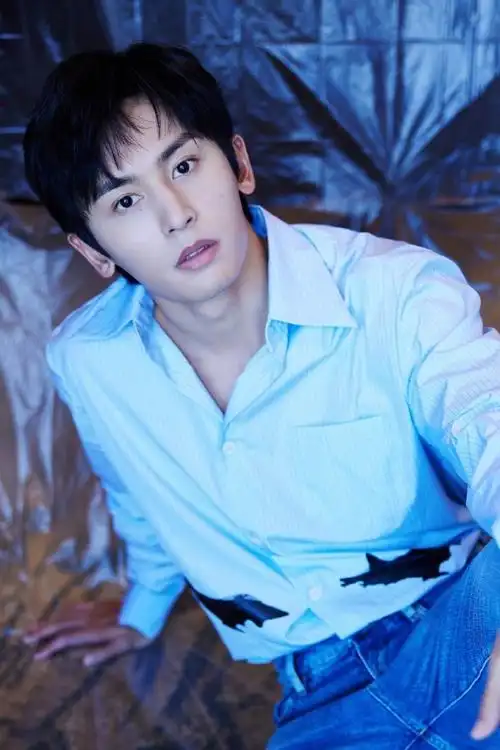 张哲瀚蓝色纯净大片