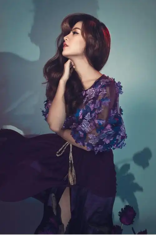 气质越南美女裴碧芳