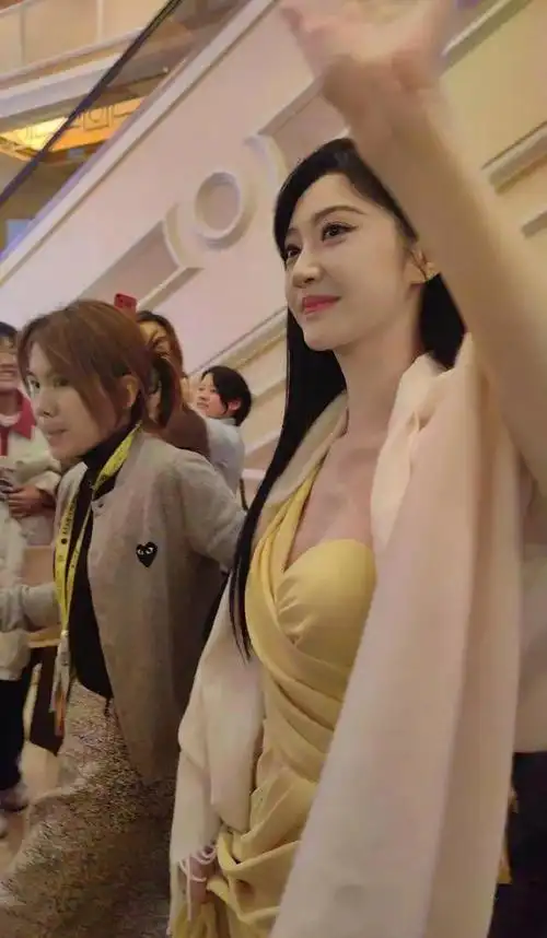 妈呀妈呀偶遇景甜,生图也太漂亮了