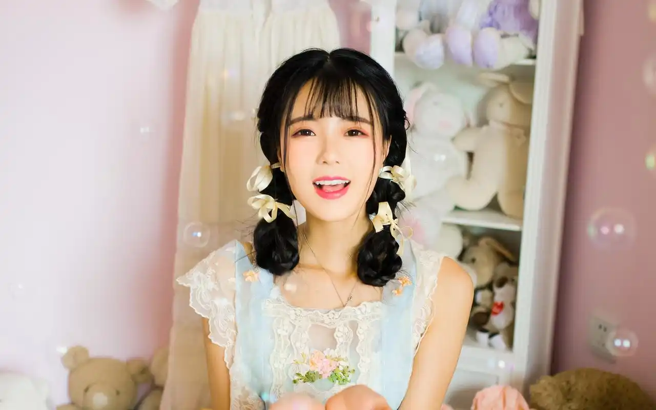 清纯美女唯美梦幻写真高清桌面壁纸