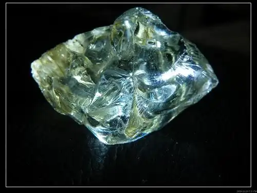 钻石原石价格多少钱 钻石原石图片大全