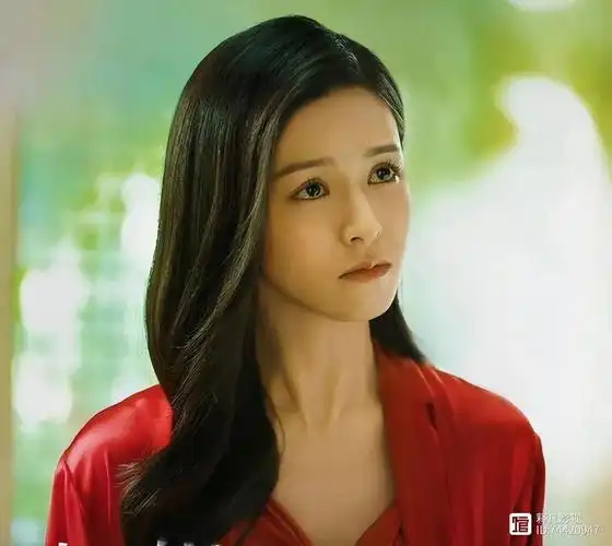 性感嫩模文咏珊惊艳逆袭!比闹翻好闺蜜杨颖更红了