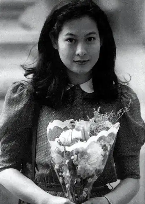 年过半百刘若英胖成"张惠妹"?她成过期"奶茶"了?