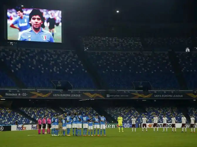 那不勒斯主场正式更名为马拉多纳体育场