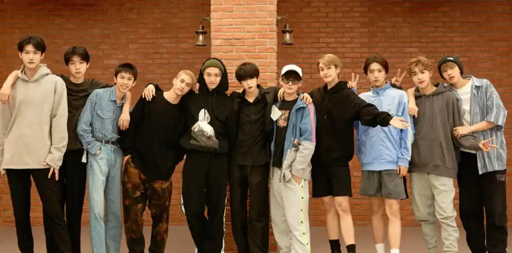 青春有你1出道名单(《青春有你》偷录成团秀,粉丝聚集成团名单已出