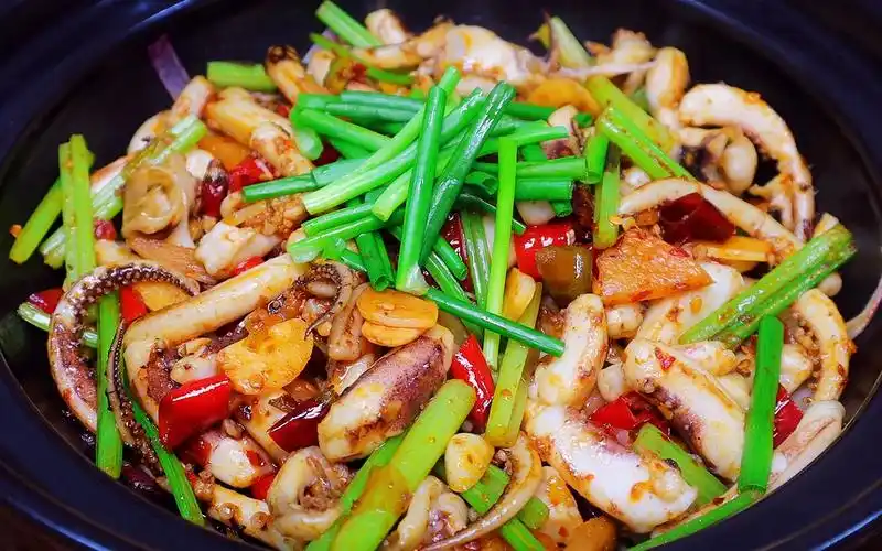 冯小厨做【干锅鱿鱼须】麻辣鲜香,下酒又下饭