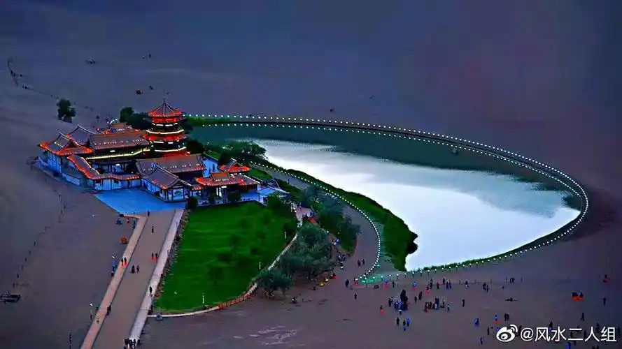 敦煌莫高窟,鸣沙山,月亮湾