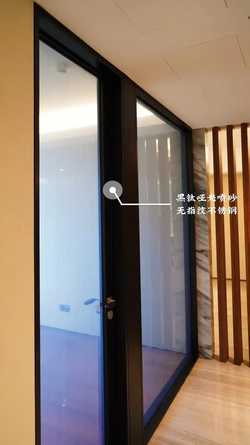书房金属艺术玻璃隔断一体门.黑色缎纹拉丝不锈钢边框 6 6超 - 抖音