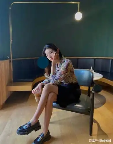 她叫丁鹿鹿,身高173,爱好撸狗,很有质的女生,你觉得几分呢?