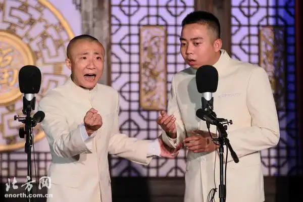 来自天津相声俱乐部的优秀青年相声演员马军,盛伟联袂献上四段全新