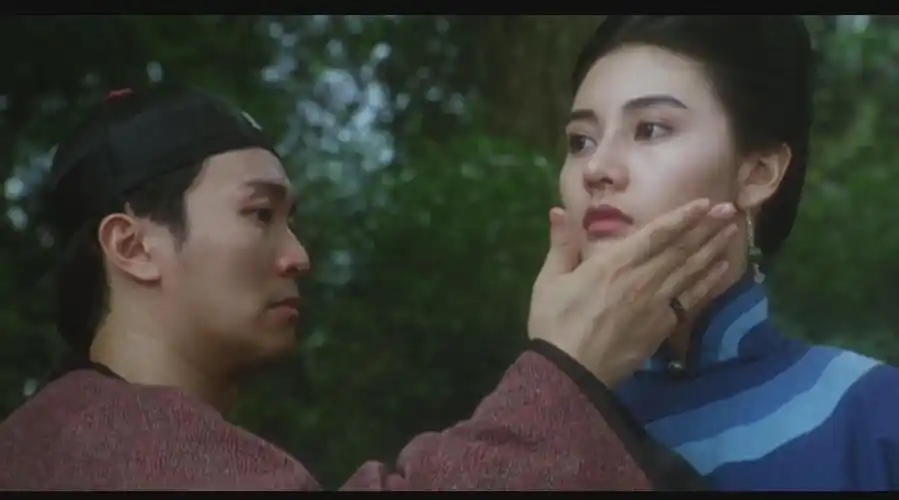 1992年,22岁的李嘉欣在星爷的《鹿鼎记2:神龙教》