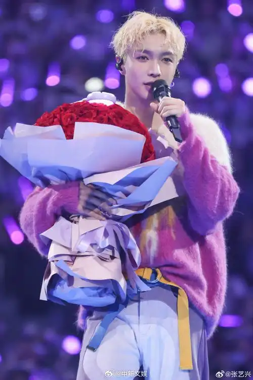 阅历#】#张艺兴为演员增加阅历#想说今天的采访,@张艺兴真的很真诚了!