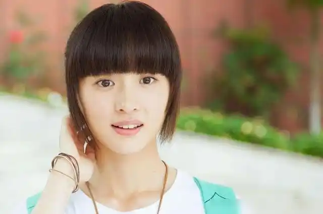 年龄不小却在演少男少女的5位明星谭松韵在榜最后一位已45岁