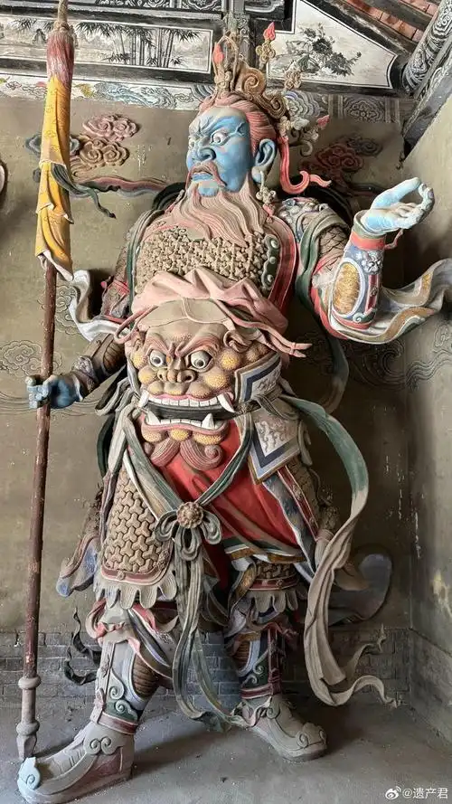 长治观音堂新塑的四大天王像,彩塑制作工艺在山西传承数千年没有断代