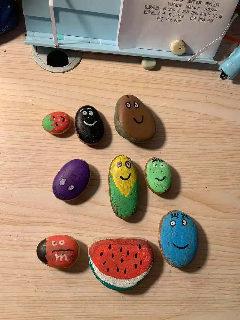 可爱的鹅卵石#石头画 #手绘石头画 #手工diy - 抖音