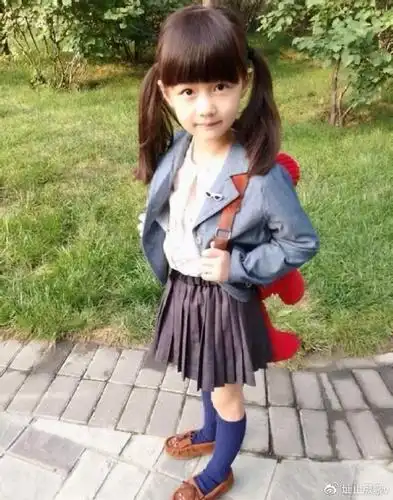 赵薇女儿因长得太好看被全网禁止整容长大后变成这样了