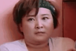 贾玲一脸严肃搞笑gif动图_动态图_表情包下载_soogif