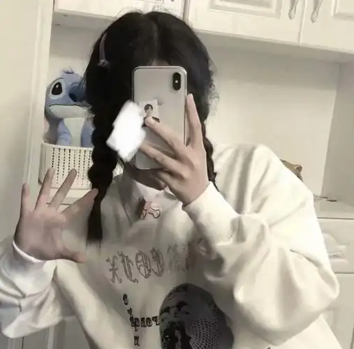 出单:【真人】手机挡脸女头