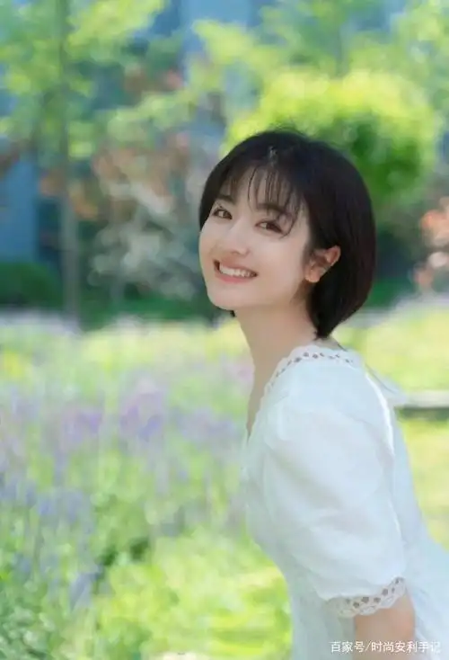 2022年夏天,头发越短越时髦!特别是这3种发型,减龄显脸小