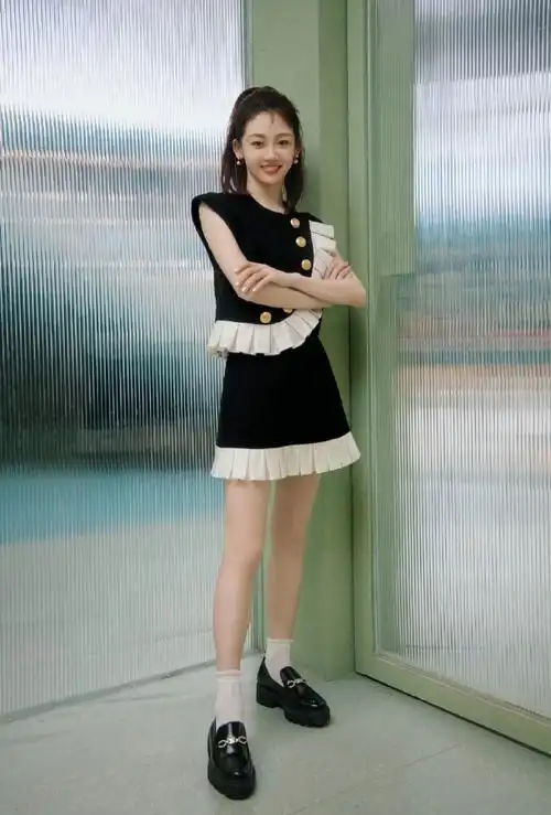 苗苗甜美学院风##苗苗校园女大造型