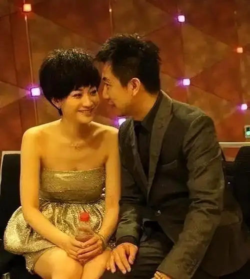 当年李小冉和孙东海的事情闹的沸沸扬扬,有着"内地向华强"之称的