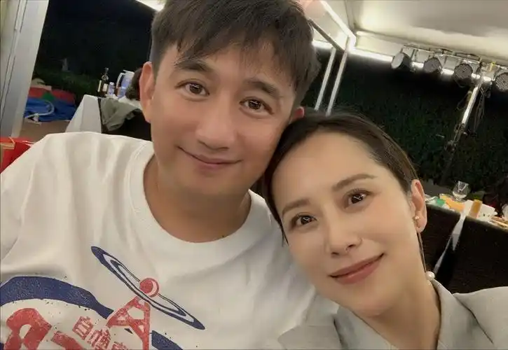 回顾演员海清25岁嫁海归高中同学紧抱黄磊大腿她才是人间清醒