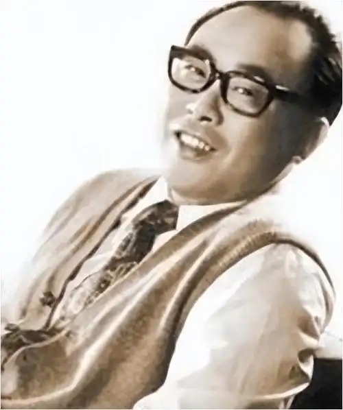 施鸿鄂已经病逝十几年了,遗孀朱逢博,她的痴爱让人泪目