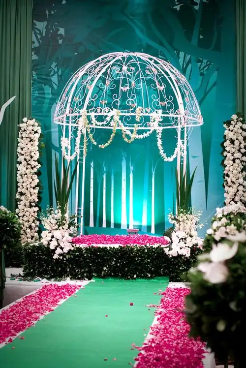 主题婚礼"公主的礼遇"婚礼现场布置图片欣赏