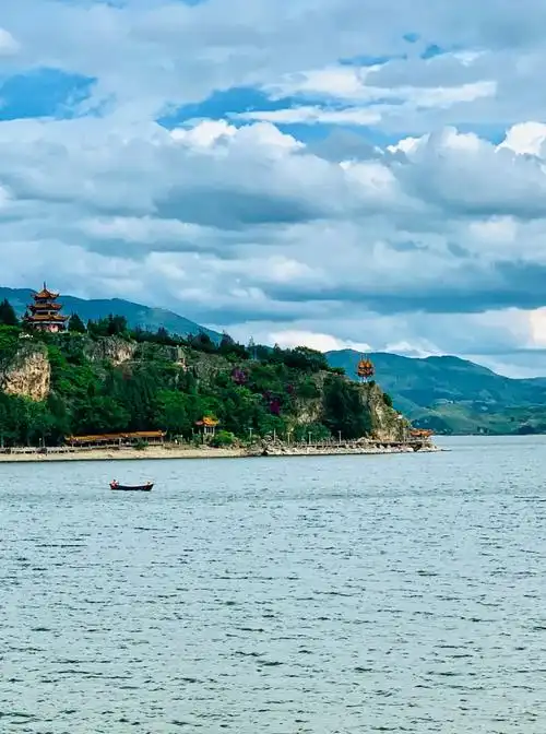 🌙长岛月亮湾门票信息🎫 🏖️长岛月亮湾,被誉为"小三亚",是