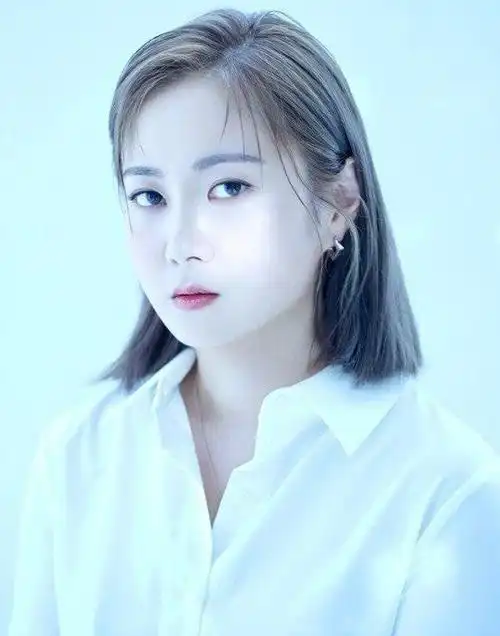 韩国知名女艺人朴娜莱被爆恋爱 女方否认了恋爱说|女