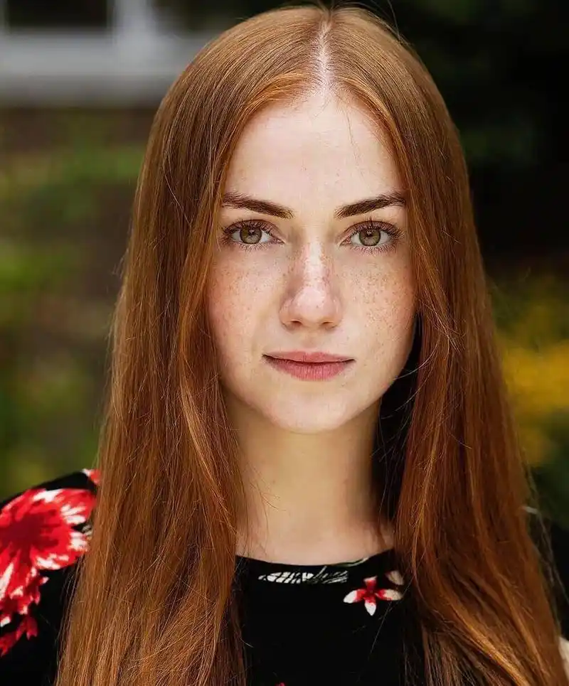 zara,遮不了模特的雀斑也遮不住自己的缺陷