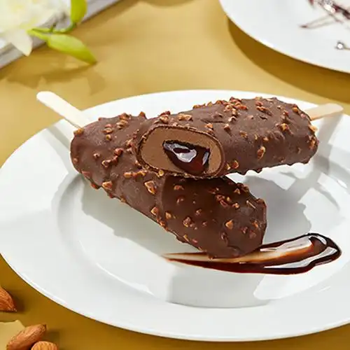 新品伊利巧乐兹熔岩巧巧冰淇淋巧克力香草双重口味冰淇淋