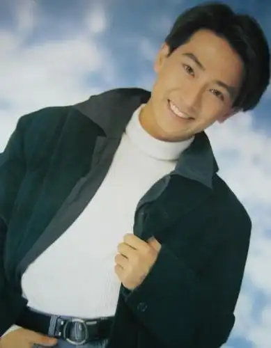 孙耀威18年前遭封杀,做生意连亏千万女友不离不弃