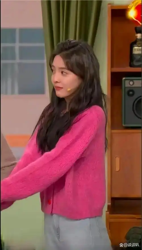 章若楠是一位中国内地女演员,出生于1996年11月14日,身高166cm,星座是