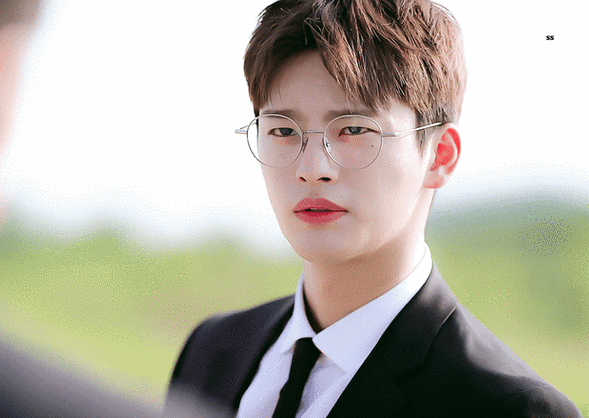 互动#当他们戴上了颜值buff ——眼镜 你最能get到谁?