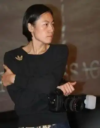 王菲把两位前婆婆当亲妈离婚后依然情同闺蜜这就是格局