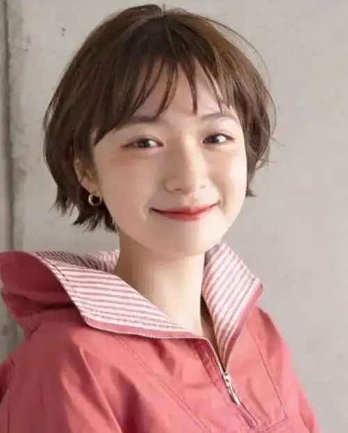 日系少年感慵懒短发女,看上一眼绝对让你沦陷_发型造型_宝妈时尚生活