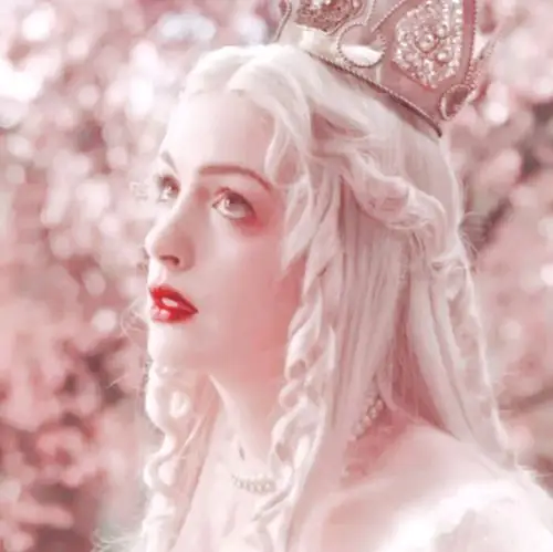 白皇后赞评论更多