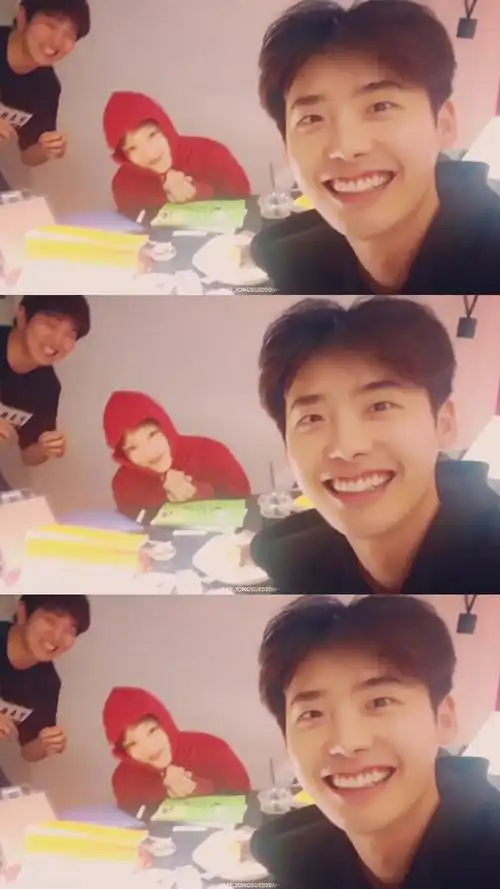 明星娱乐#至死不渝的友情,不逊于任何一份爱情,羡慕李钟硕和李圣经的