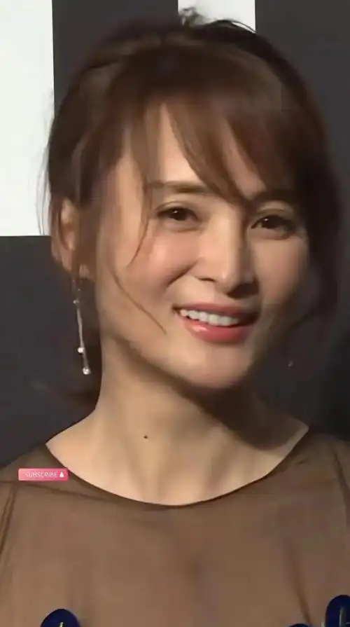 49岁蒋勤勤生图引发热议!颜值胜过同龄人,竟遭质疑?