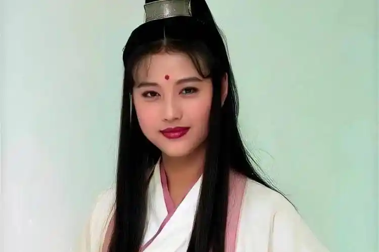 周海媚因病去世!