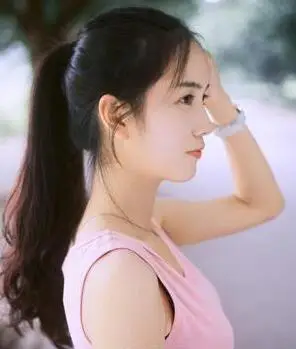 长脸怎么扎马尾好看长脸女生马尾发型扎法图片2