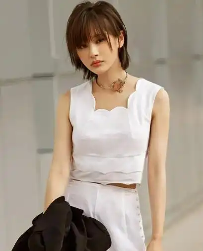 孙俪的泡面头,王子文初恋短发,赵丽颖优雅长发,你喜欢哪个?