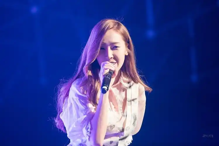 [郑秀妍][分享]170124 自体发光郑秀妍 舞台上唱歌你的你最美!--爱豆a