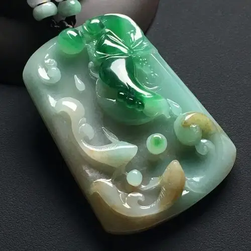 冰糯种巧雕黄加绿 年年有余翡翠吊坠 尺寸:63-44-11毫米