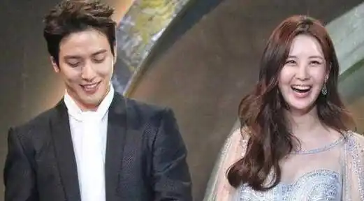 郑容和晒烤红薯照片,有何深意?_徐贤_俩人_夫妇