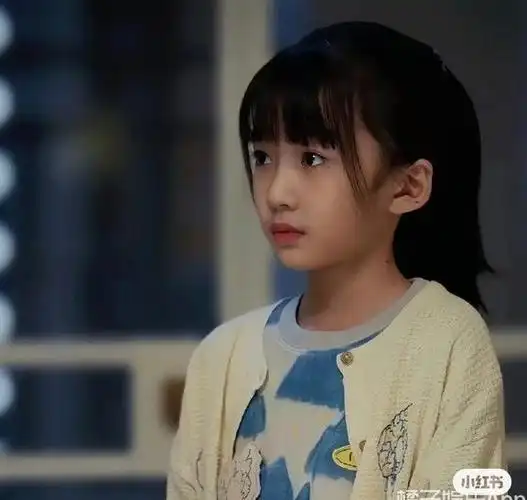 还记得司藤里的小司藤吗现在11岁的她长什么样