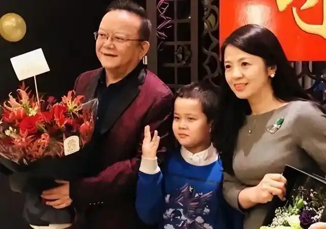 成方圆现任老公是谁成方圆结婚了吗的老公是谁