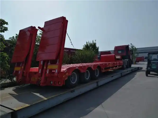 卓越品质加宽加长低平板半挂车 用途广泛出口为主